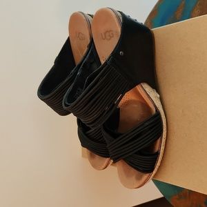 UGG Australia Black Hilarie Leather Strappy Criss Cross Wedge Sandals 9.5